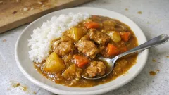 豚こまがしっとりやわらかくなる。塩麹でまろやかに作る塩麹ポークカレー