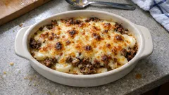 ホワイトソースいらず。長芋で作るお手軽ミートグラタン(トースターで8〜10分)