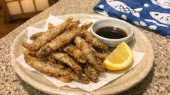 骨までサクサク。チカの唐揚げは170℃でじっくり揚げるだけ(片栗粉で簡単)