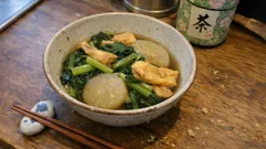 だしと醤油だけでほっとする「日野菜と油揚げのたいたん」—フライパンで手早く