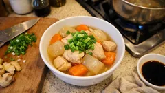 鶏むね肉でもしっとり—大根とにんじんのやさしい煮物、鍋ひとつで