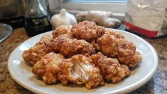 冷めてもパサつかない鶏の唐揚げ—卵+粉半々&二度揚げでジューシーに仕上げるレシピ