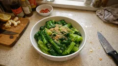 味覇で味が決まる:ブロッコリーとレタスの中華和え(茹でて混ぜるだけの時短副菜)