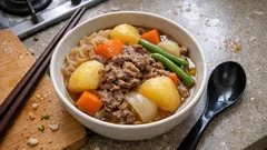 甘すぎない“うちの味”肉じゃが—炒めてから煮て、ふっくら煮崩れしにくく