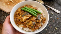 鯖の水煮缶でさっと満足「しょうが香るサバカレー」—缶汁も使って旨み濃く