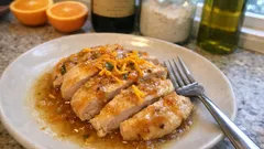 フライパンひとつで華やかに：鶏むね肉のオレンジソースがしっとり決まる