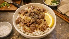 いつもの牛丼をさっぱりアレンジ:レモン香る「塩だれ牛丼」の作り方