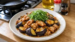 豚肉となすを甘辛みそだれでさっと炒める—仕上げの大葉で後味すっきり